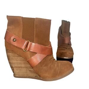Seychelles Thriller Wedge Booties Size 7 Whiskey Suede Ankle Boots Stacked Heel